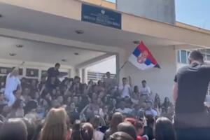 Maturanti Medicinske škole slavili uz zastavu Srbije, pjesme o...