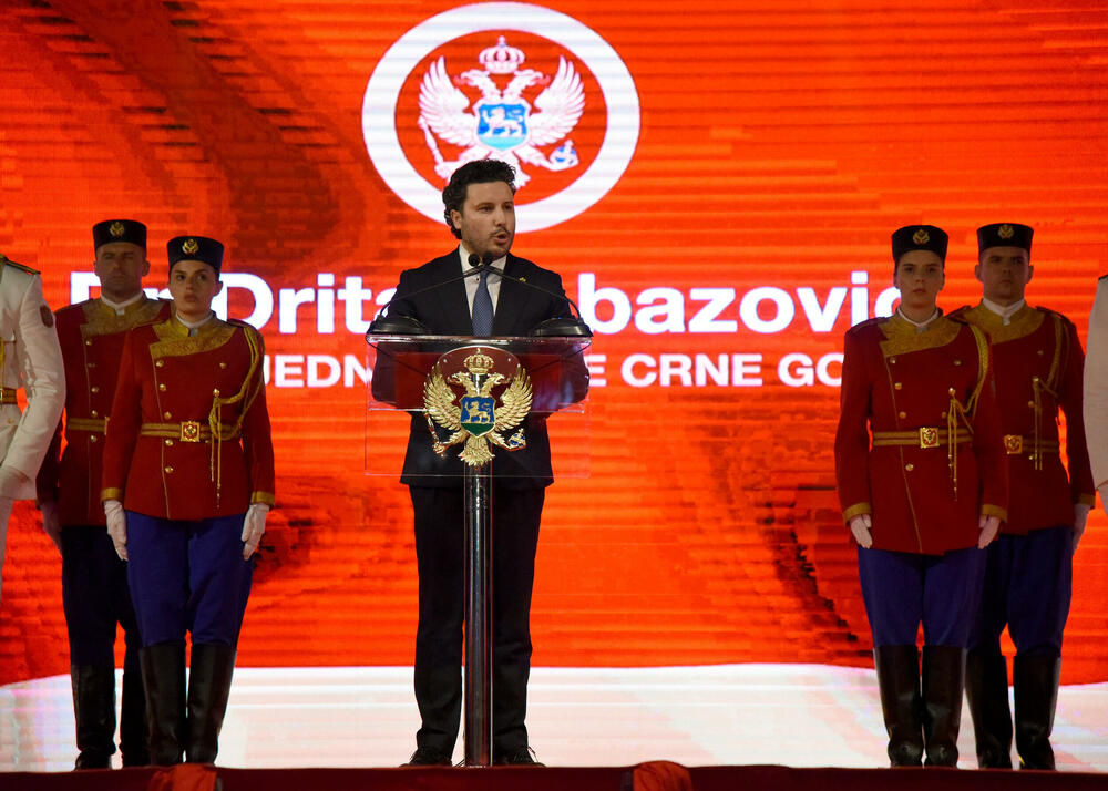 <p>Crna Gora je konačno ujedinjena i potrebno je fokusirati se na njen razvoj, poručio je premijer Dritan Abazović na ceremoniji</p>