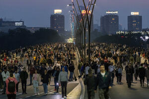 Dio učesnika protesta u Beogradu proveo noć na blokadi autoputa