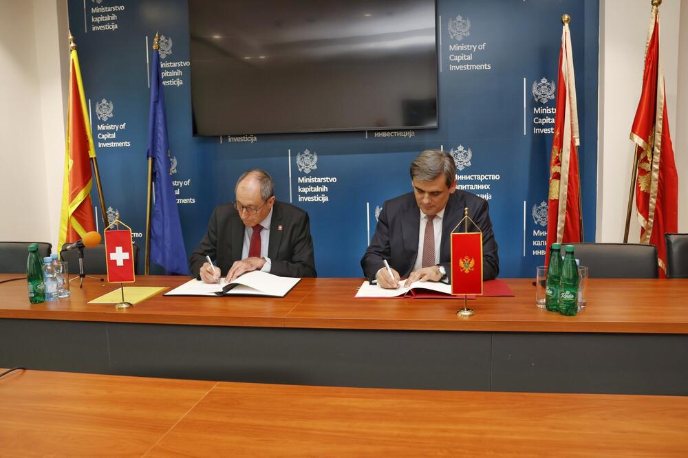 Potpisivanje sporazuma, Foto: Ministarstvo kapitalnih investicija