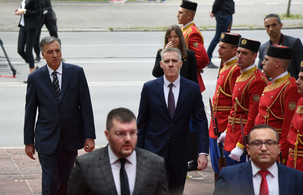<p>Predsjednik Jakov Milatović inaugurisan je danas na sjednici u Skupštini Crne Gore, u Podgorici. Pogledajte fotografije koje je zabilježio foto reporter "Vijesti" Luka Zeković.</p>