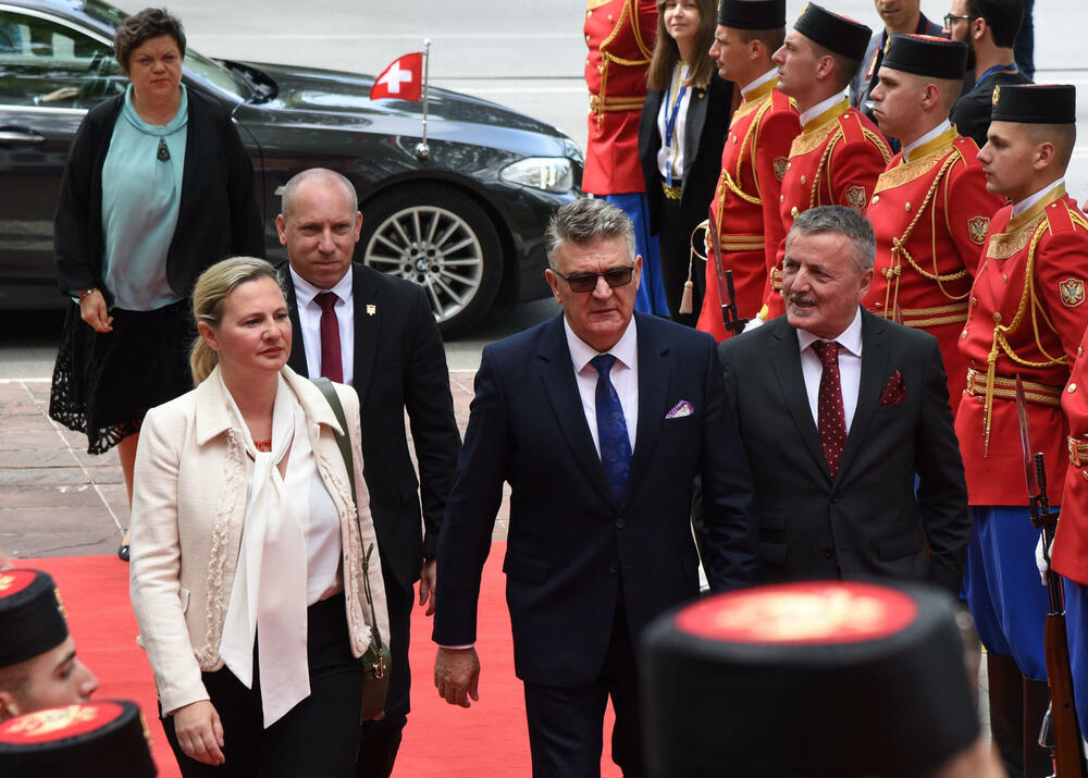 <p>Predsjednik Jakov Milatović inaugurisan je danas na sjednici u Skupštini Crne Gore, u Podgorici. Pogledajte fotografije koje je zabilježio foto reporter "Vijesti" Luka Zeković.</p>