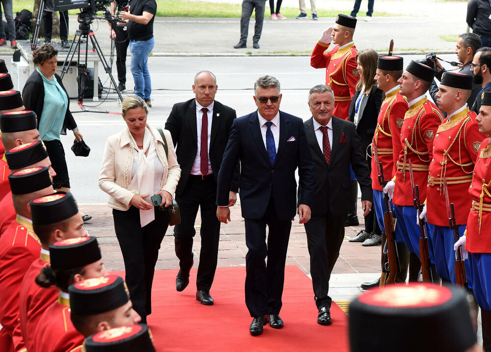 <p>Predsjednik Jakov Milatović inaugurisan je danas na sjednici u Skupštini Crne Gore, u Podgorici. Pogledajte fotografije koje je zabilježio foto reporter "Vijesti" Luka Zeković.</p>