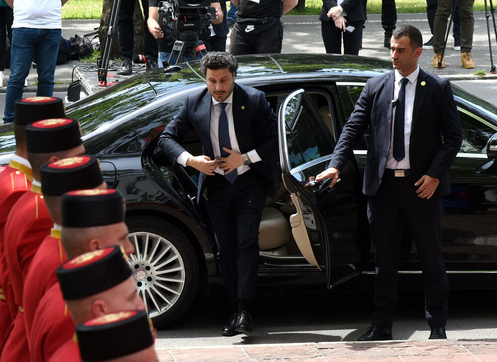 <p>Predsjednik Jakov Milatović inaugurisan je danas na sjednici u Skupštini Crne Gore, u Podgorici. Pogledajte fotografije koje je zabilježio foto reporter "Vijesti" Luka Zeković.</p>