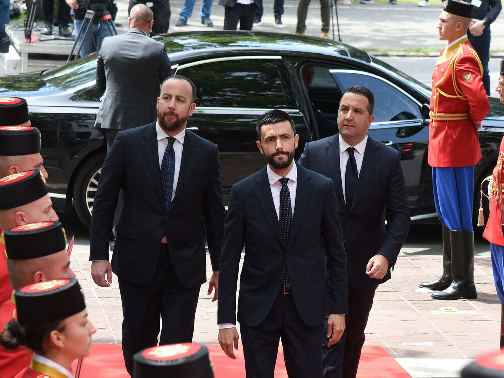 <p>Predsjednik Jakov Milatović inaugurisan je danas na sjednici u Skupštini Crne Gore, u Podgorici. Pogledajte fotografije koje je zabilježio foto reporter "Vijesti" Luka Zeković.</p>