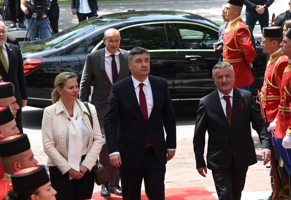 <p>Predsjednik Jakov Milatović inaugurisan je danas na sjednici u Skupštini Crne Gore, u Podgorici. Pogledajte fotografije koje je zabilježio foto reporter "Vijesti" Luka Zeković.</p>