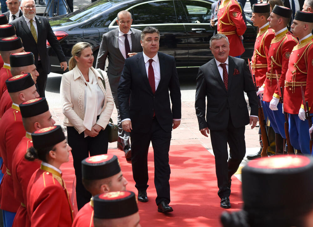 <p>Predsjednik Jakov Milatović inaugurisan je danas na sjednici u Skupštini Crne Gore, u Podgorici. Pogledajte fotografije koje je zabilježio foto reporter "Vijesti" Luka Zeković.</p>
