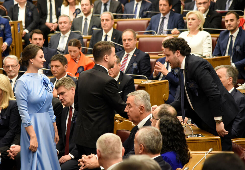 <p>Predsjednik Jakov Milatović inaugurisan je danas na sjednici u Skupštini Crne Gore, u Podgorici. Pogledajte fotografije koje je zabilježio foto reporter "Vijesti" Luka Zeković.</p>