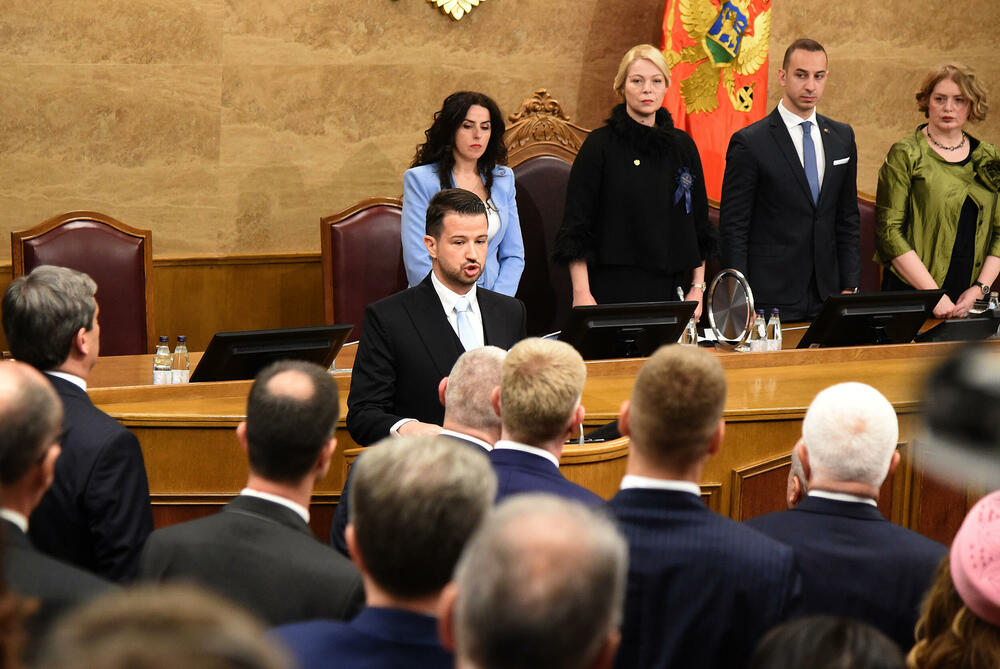 <p>Predsjednik Jakov Milatović inaugurisan je danas na sjednici u Skupštini Crne Gore, u Podgorici. Pogledajte fotografije koje je zabilježio foto reporter "Vijesti" Luka Zeković.</p>
