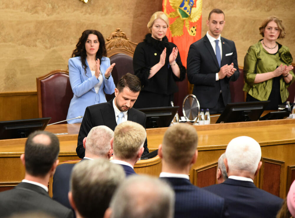 <p>Predsjednik Jakov Milatović inaugurisan je danas na sjednici u Skupštini Crne Gore, u Podgorici. Pogledajte fotografije koje je zabilježio foto reporter "Vijesti" Luka Zeković.</p>