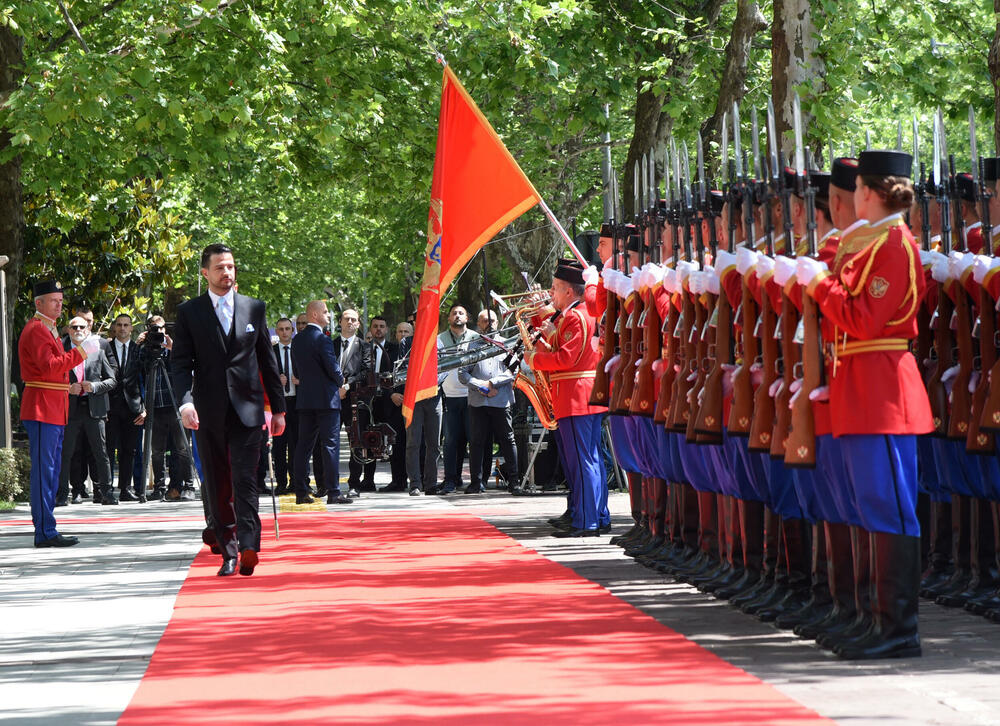 <p>Predsjednik Jakov Milatović inaugurisan je danas na sjednici u Skupštini Crne Gore, u Podgorici. Pogledajte fotografije koje je zabilježio foto reporter "Vijesti" Luka Zeković.</p>