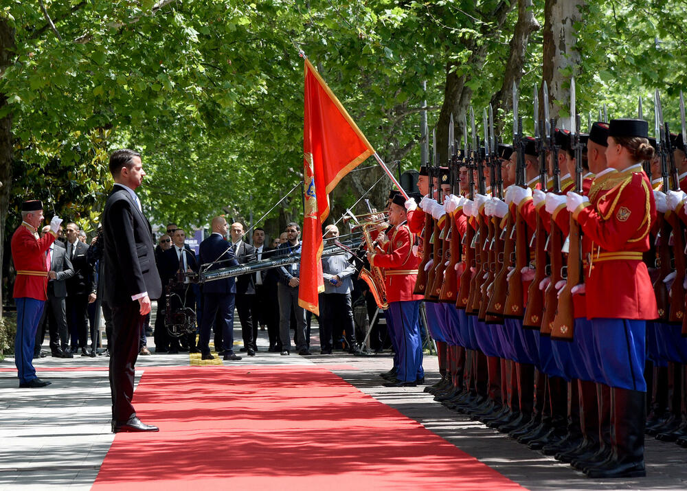 <p>Predsjednik Jakov Milatović inaugurisan je danas na sjednici u Skupštini Crne Gore, u Podgorici. Pogledajte fotografije koje je zabilježio foto reporter "Vijesti" Luka Zeković.</p>