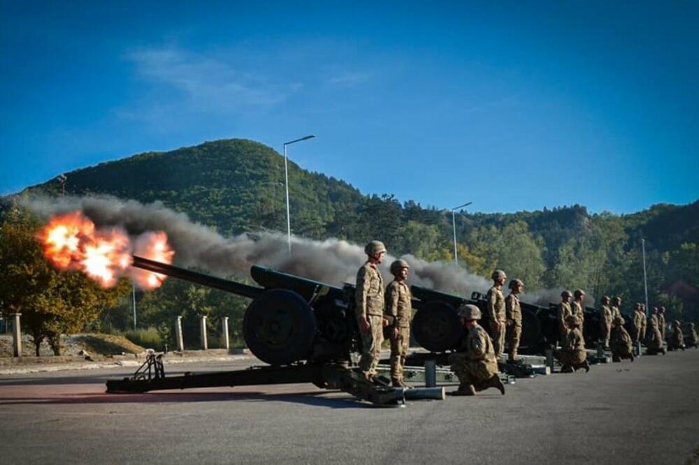 Počasna paljba na Cetinju povodom inauguracije Milatovića i Dana nezavisnosti, Foto: twitter.com/defence_mne