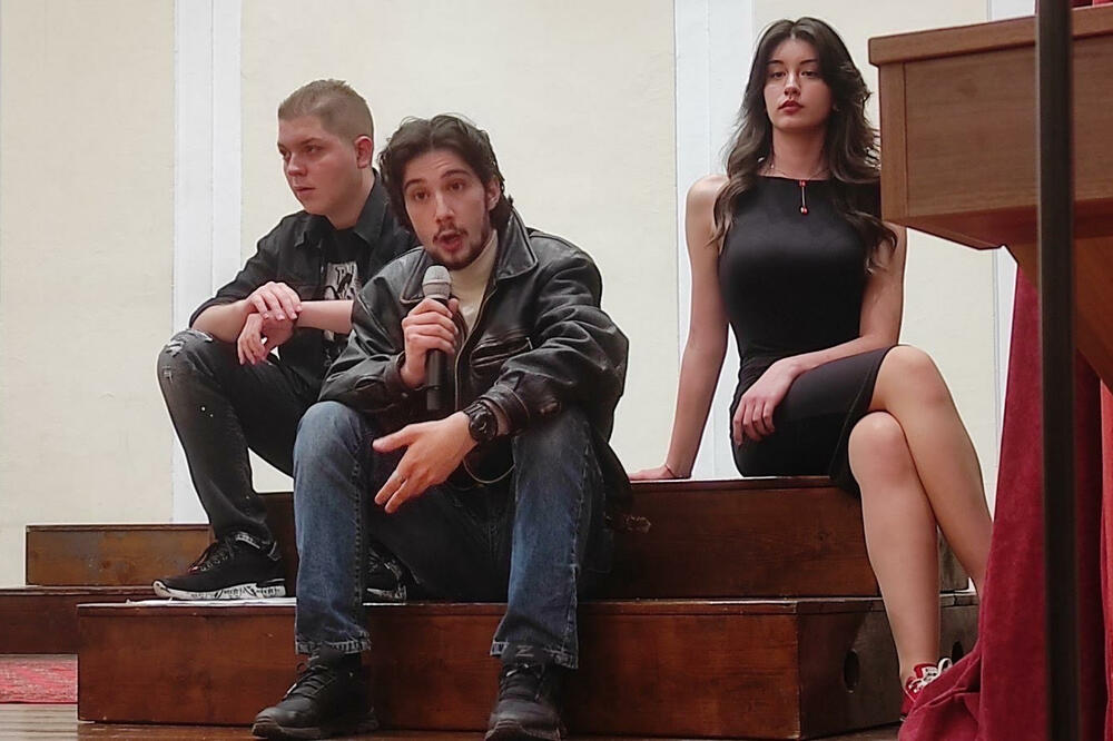 Učesnici Večeri rok poezije u Gimnaziji “Slobodan Škerović”, Foto: Privatna arhiva