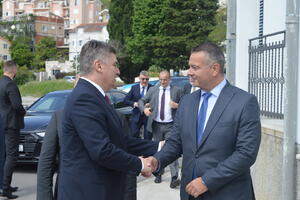 Milanović u Tivtu: Važno nam je da HGI uspije na izborima