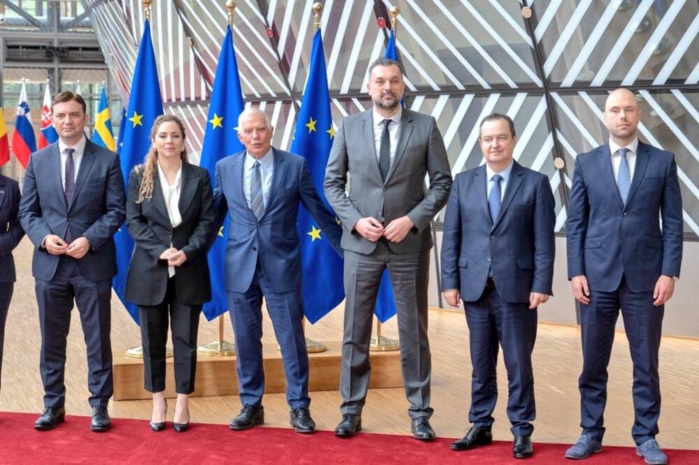 Radulović prvi zdesna, Foto: MVP