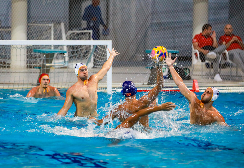 <p>Kombinovana selekcija, sastavljena od igrača iz domaćih klubova, kao i kandidata za U20 reprezentaciju, počela u sporom ritmu, ali slavila 13:9 protiv ekipe Petra Porobića</p>