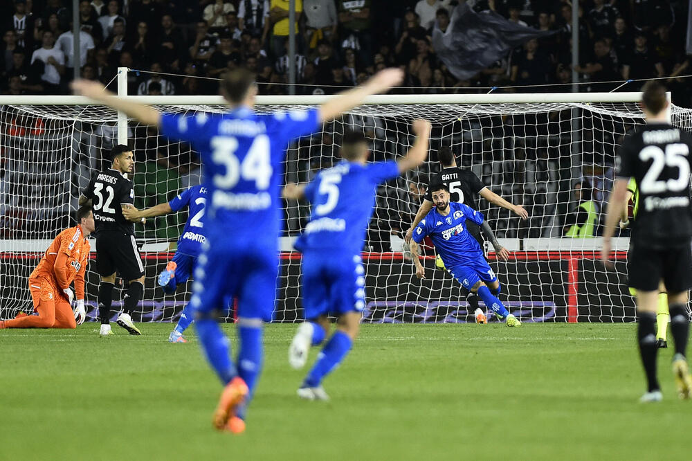 Franćesko Kaputo slavi treći gol Empolija, a svoj drugi, Foto: REUTERS/Massimo Pinca