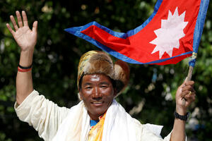 Nepalski alpinista Kami Rita osvojio vrh Everesta 28. put