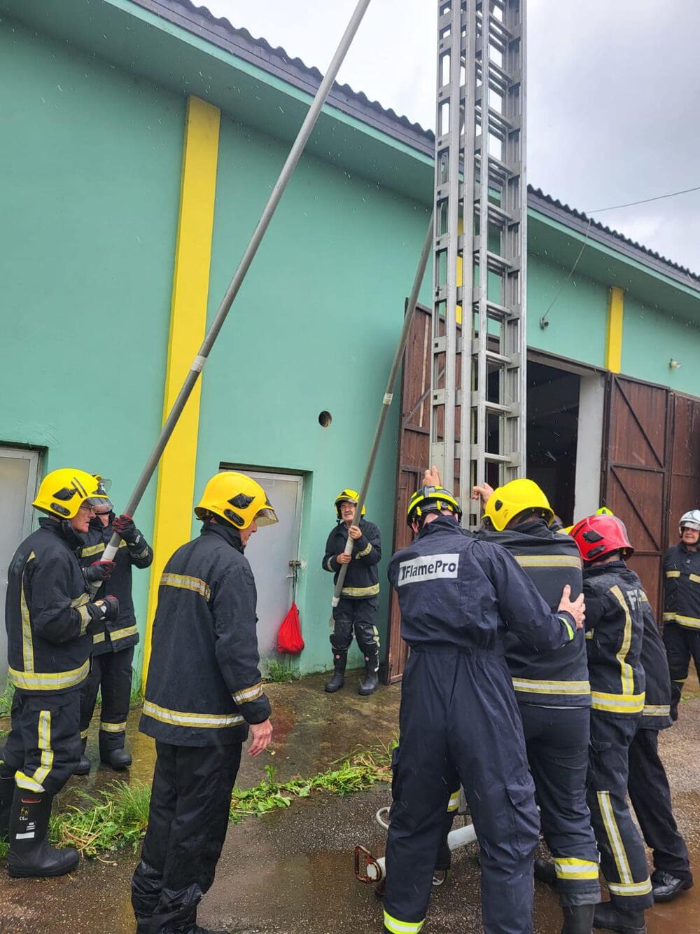 Vatrogasni kamion poklon