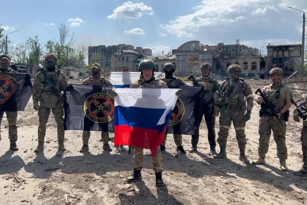 Prigožin i pripadnici Vagnera u Bahmutu, Foto: Reuters