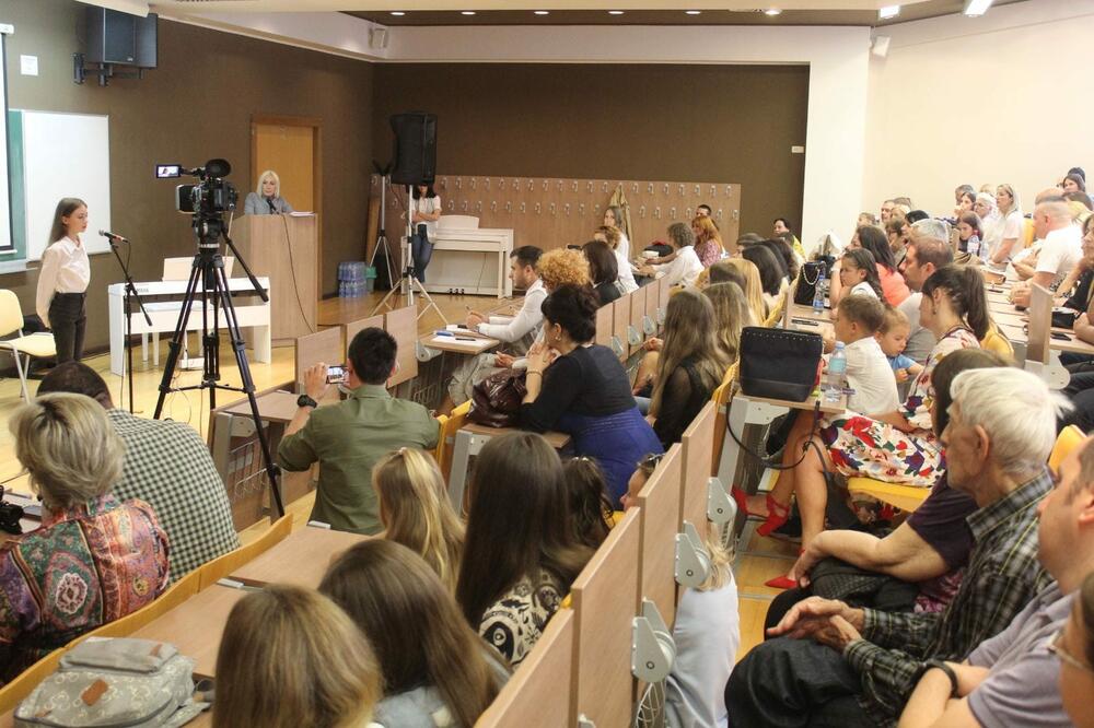 Takmičenje recitatora u Budvi, Foto: Nrodna biblioteka Budva