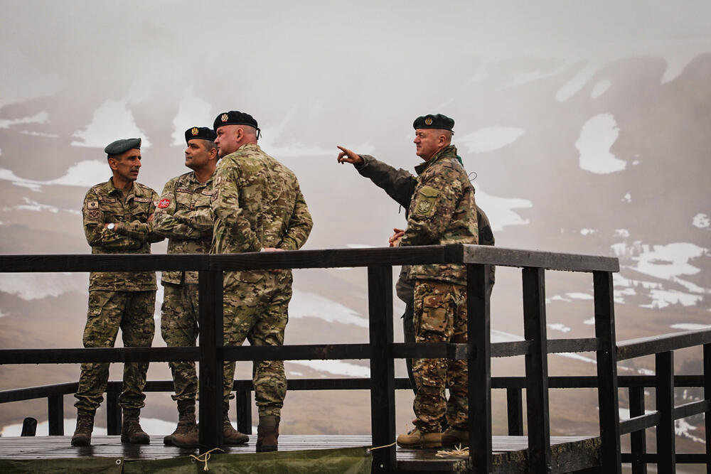 <p>Iz Ministarstva su rekli da je Štrajdinger ponudio pomoć eksperata Oružanih snaga Austrije u projektovanju rekonstrukcije strelišta u kasarni "Milovan Šaranović“ u Danilovgradu</p>