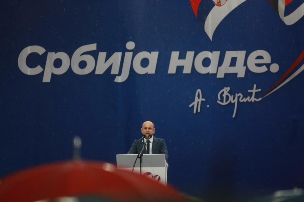 Knežević na mitingu u Beogradu, Foto: BETAPHOTO/MILOS MISKOV