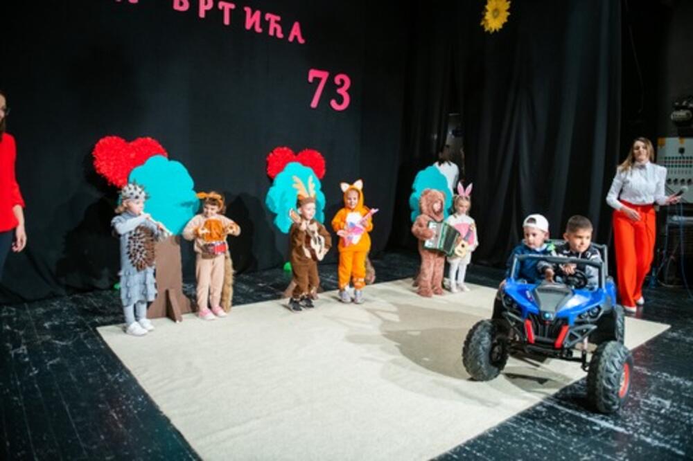 <p>Kako je rekla direktorica vrtića, Jelena Šćepanović, ove školske godine, u vrtić je upisano 248 djece, u sedam vaspitnih grupa</p>