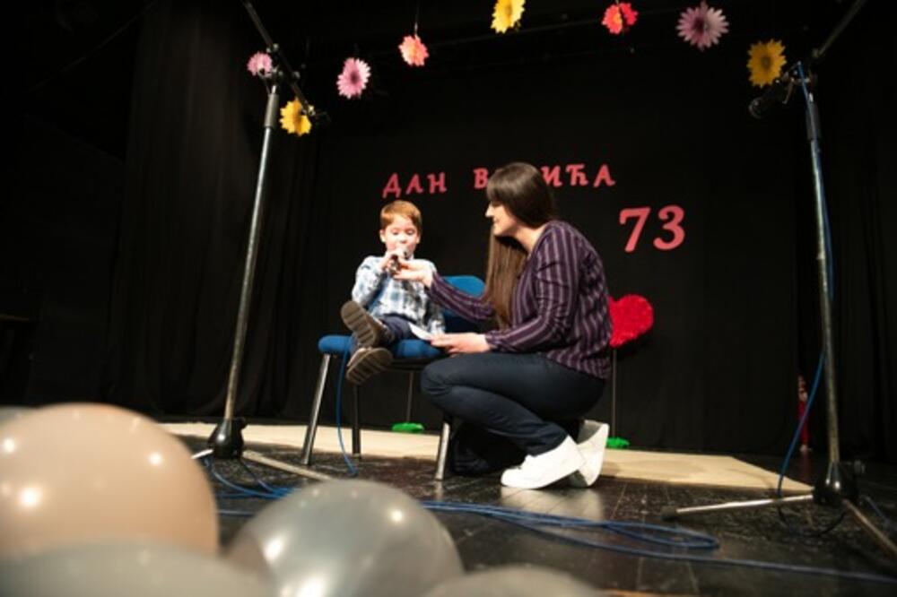 <p>Kako je rekla direktorica vrtića, Jelena Šćepanović, ove školske godine, u vrtić je upisano 248 djece, u sedam vaspitnih grupa</p>