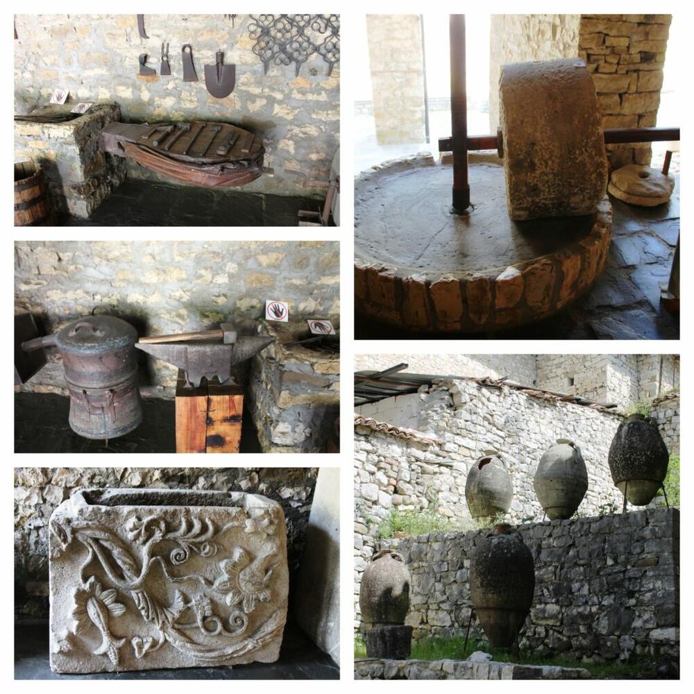 Ispred Etnografskog muzeja