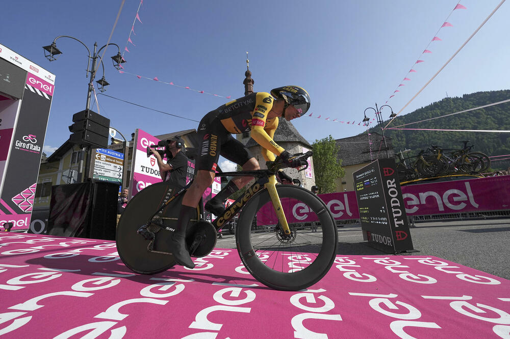 <p>Fenomenalna pretposljednja etapa legendarne trke i veliki preokret - sve je sjutra u Rimu spremno za krunisanje Primoža Rogliča</p>