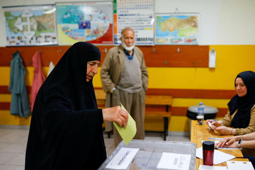 Detalj tokom glasanja, Foto: Reuters