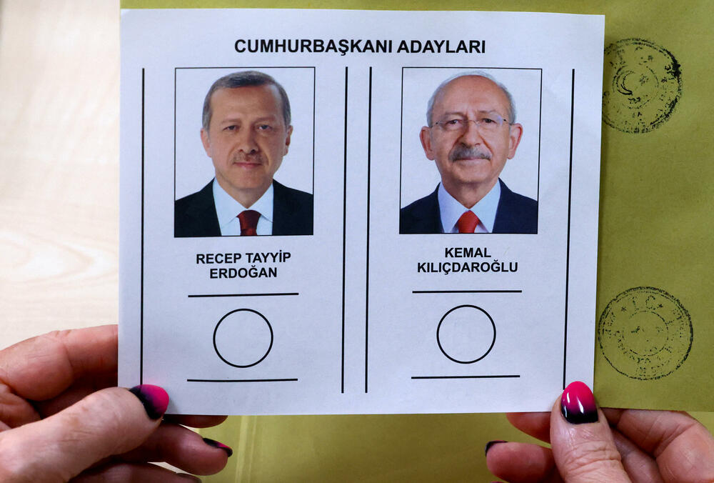 <p>U prvom krugu izbora 14. maja, Erdogan je osvojio 49,5 posto glasova, a lider turske opozicije Kemal Kiličdaroglu, skupio je 44,89 posto glasova</p>