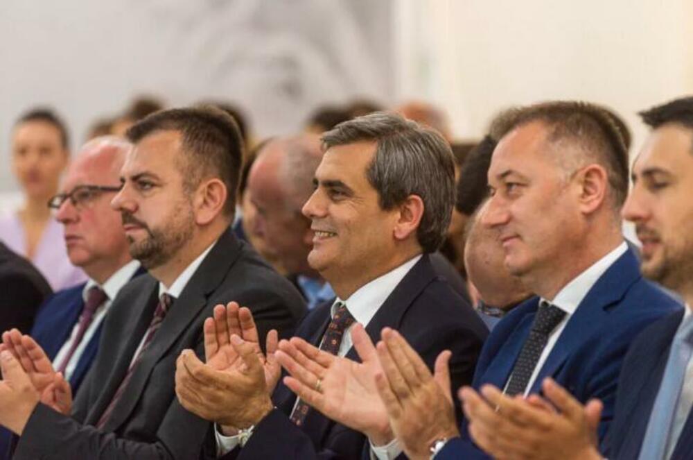 Na predizbornom skupu u Tuzima