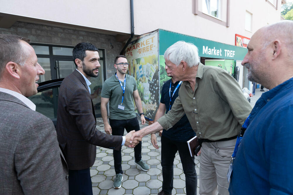 <p>„Je li bilo dosta rušenja multikonfesionalnog i multinacionalnog sklada u Crnoj Gori? Je li bilo dosta brukanja Crne Gore koja ovakve sramne premijere i ministre nije zapamtila u svojoj istoriji“, upitao je Živković</p>