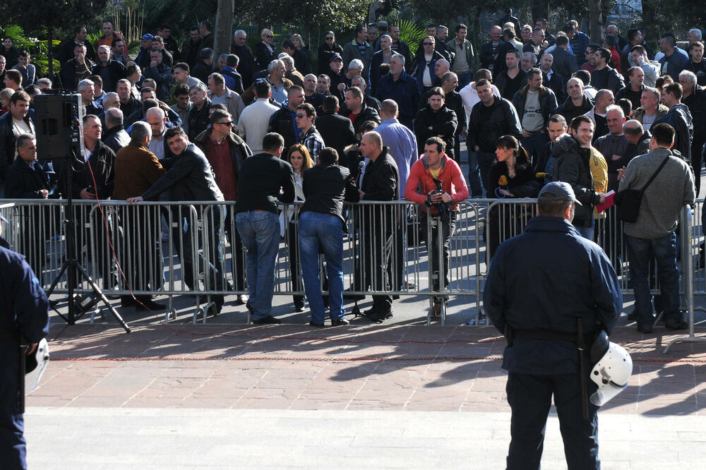 Zaboravljena grupa radnika traži da se nađe rješenje: Sa ranijih protesta, Foto: Boris Pejovic