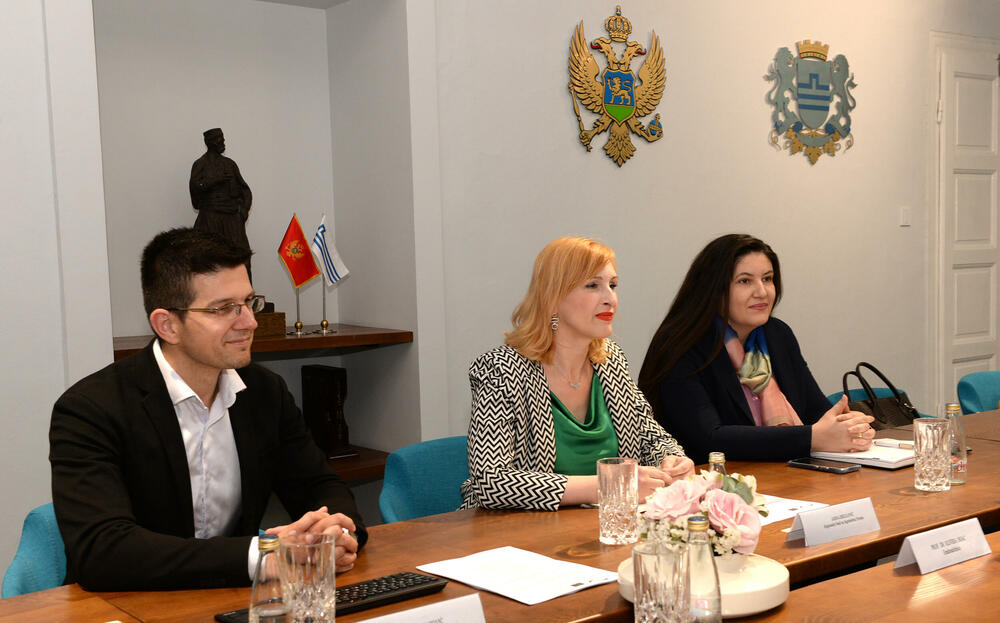 <p>"Djelovaćemo u pravcu koji je najprihvatljiviji za sve i raditi na poboljšanju saobraćajne kulture“, kazala je Injac</p>