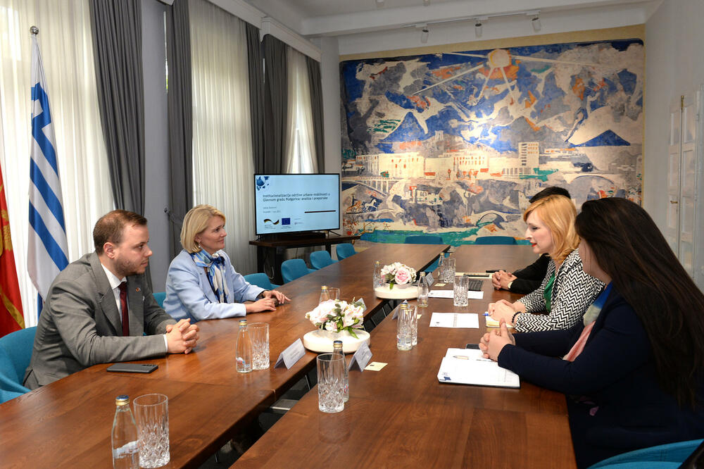 Sa sastanka, Foto: PG Biro