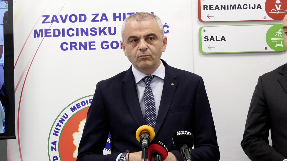 <p>"Bolji i komforniji uslovi za rad medicinskog osoblja neodvojivi su dio unapređenja zdravstvene zaštite", kazao je Šćekić</p>