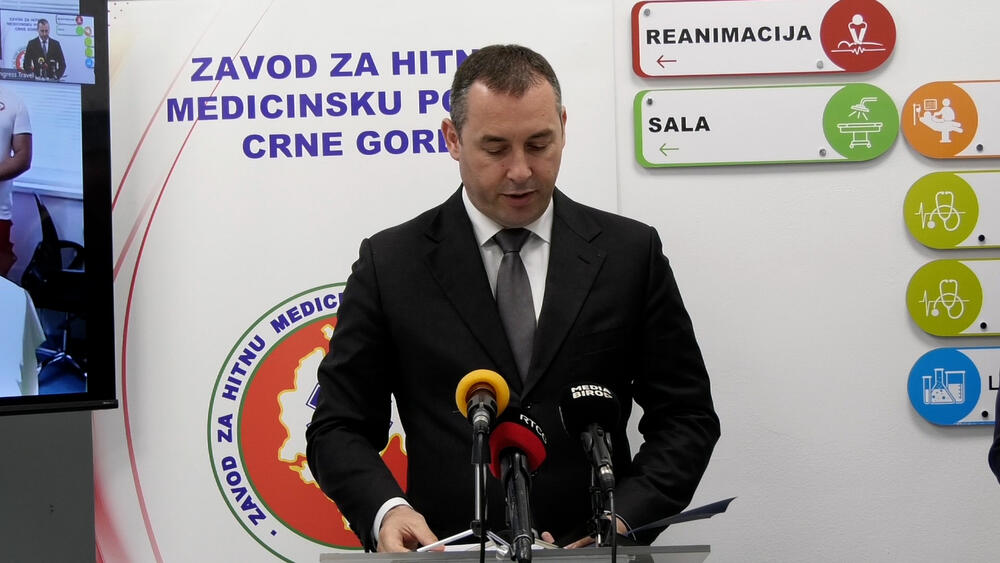 <p>"Bolji i komforniji uslovi za rad medicinskog osoblja neodvojivi su dio unapređenja zdravstvene zaštite", kazao je Šćekić</p>