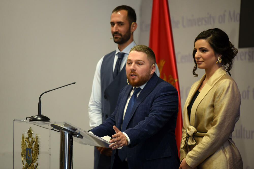 Luča satelit predstavljanje