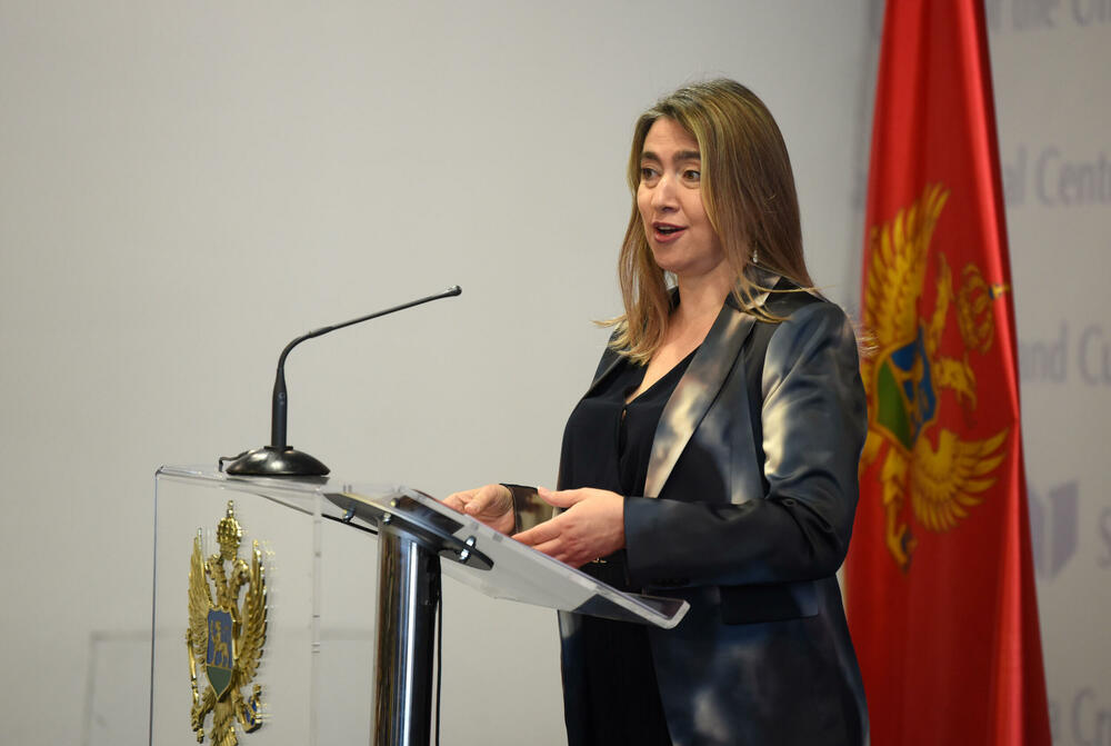 Luča satelit predstavljanje