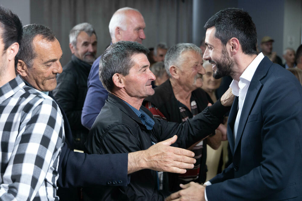 <p>Živković je kazao da je jedna od osnovnih stvari izbornog programa koalicije DPS – SD – LP – DUA da Crna Gora postane sljedeća članica EU</p>