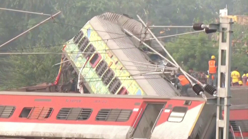 <p>Jučerašnja željeznička nesreća u Indiji najsmrtonosnija je u više od dvije decenije</p>
