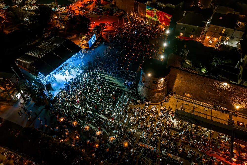 Sa ceremonije, Foto: Turistička organizacija Budve