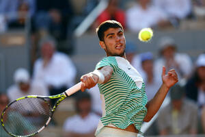 Alkaras među osam najboljih u Kvinsu