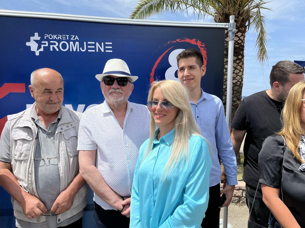 <p>Aleksandar Lekić, kandidat za poslanika na listi "PZP – Prvo Crna Gora" iz Bara "ukazao je na lokalne probleme i kontinuitet neodgovorne lokalne vlasti DPS-a opterećene korupcionaškim aferama u prošlosti, što je teret za ovaj razvojno vrlo perspektivan grad"</p>