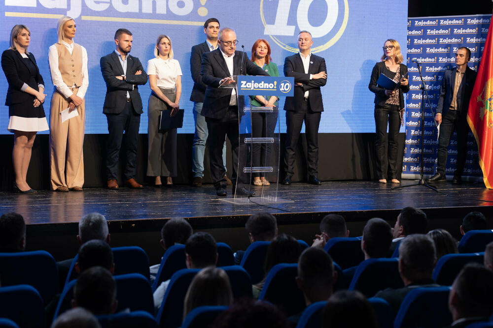 <p>On je kazao da listu koalicije Zajedno čine ljudi koji su ozbiljni, odgovorni i koji nemaju drugu domovinu</p>