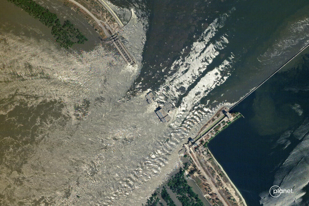 Satelitski prikaz urušavanja brane Kahovka, Foto: Rojters